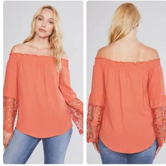 ✨OFF SHOULDER BELL CROCHET SLEEVE TOP. NEW - Picture 1 of 6